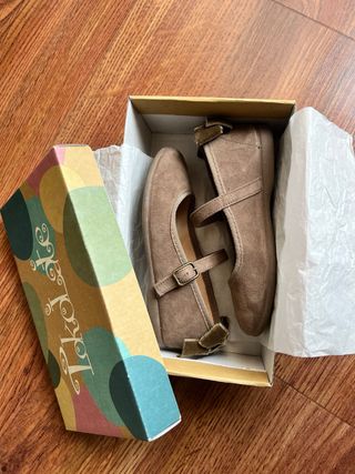 Merceditas niña lazo taupe