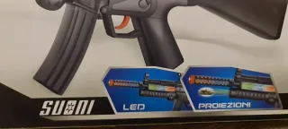 Mitragliatore giocattolo MP5 spara luce