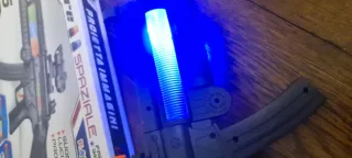 Mitragliatore giocattolo MP5 spara luce