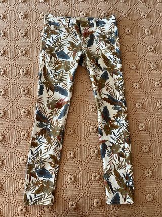 Pantalón estampado floral
