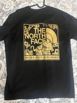 Camiseta The North Face Negra