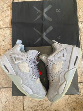 Zapatillas Jordan Grises y Plateadas