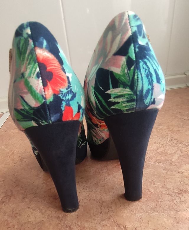 Zapatos tacón Refresh flores talla 37