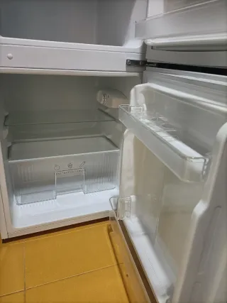 Frigorífico bajo encimera 87L - Usado 1 mes