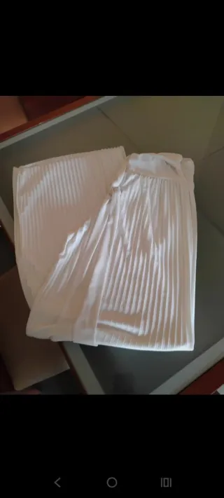 Pantalón blanco plisado mujer