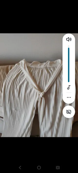 Pantalón blanco plisado mujer