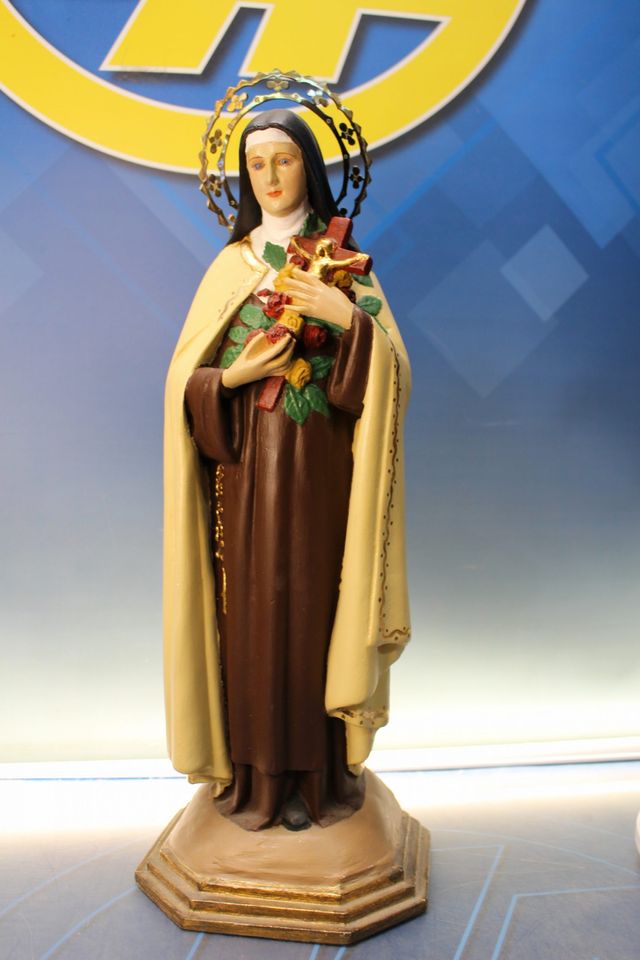 Imagen de estuco Santa Teresita del Niño Jesús (Santa Teresita de Lisieux).