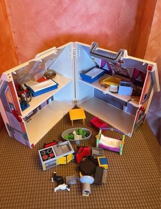 Casa Playmobil con muñecos y accesorios
