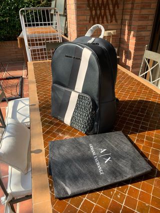 Mochila Armani Exchange Negra y Gris