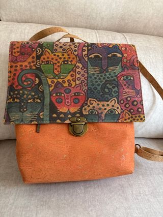 Mochila Multicolor con Estampado de Gatos