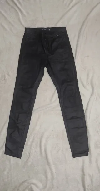 Pantalón Stradivarius Talla 36 