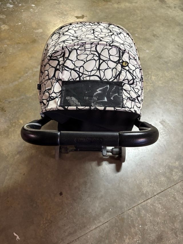 Carro de viaje en muy buen estado