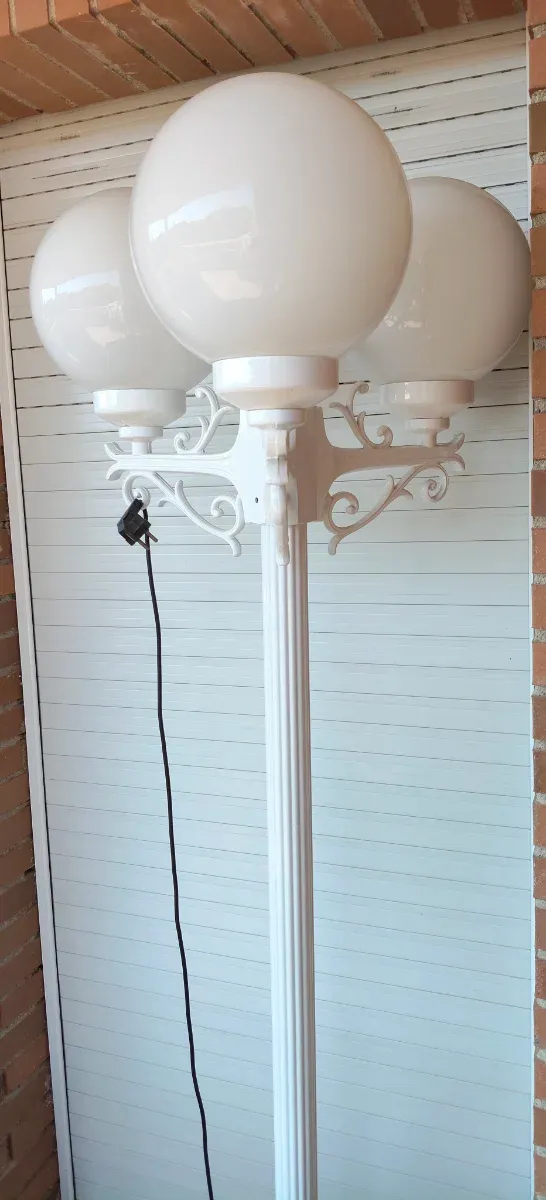 Lámpara de pie blanca 3 esferas