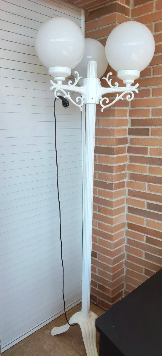 Lámpara de pie blanca 3 esferas