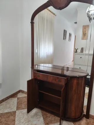 Mueble recibidor con espejo