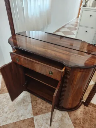 Mueble recibidor con espejo