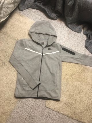 Sudadera Nike Tech Gris