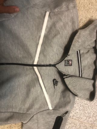 Sudadera Nike Tech Gris