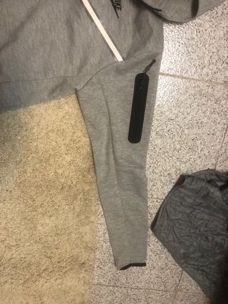 Sudadera Nike Tech Gris
