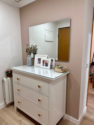 Cómoda Hemnes Ikea 108x96cm con cristal