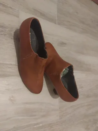 Botines Pitillos Marrones 
de piel 