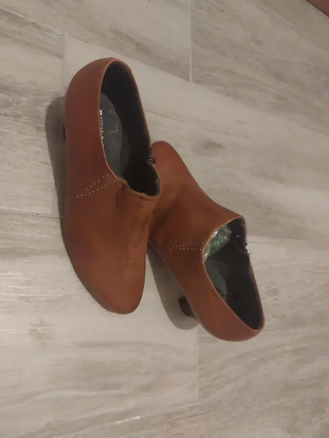 Botines Pitillos Marrones  de piel