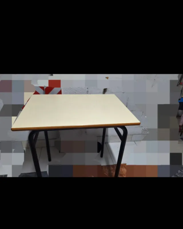 Pupitre con silla muy bonito más pizarra