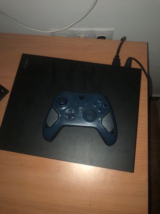Xbox One X + Mando Azul