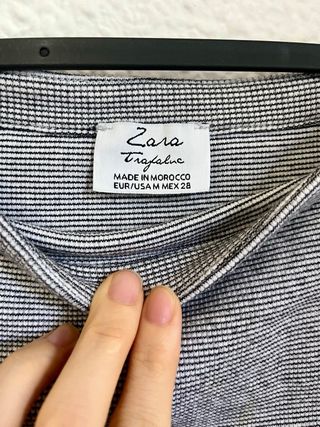 Camiseta Zara hombros descubiertos M con elástico
