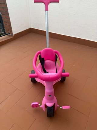Triciclo bebé rosa con empujador