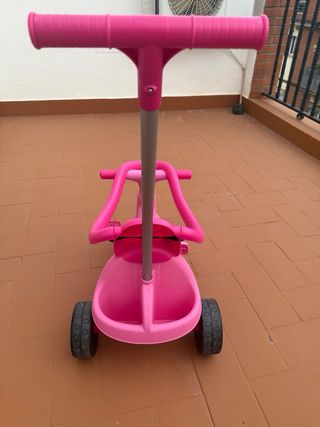 Triciclo bebé rosa con empujador