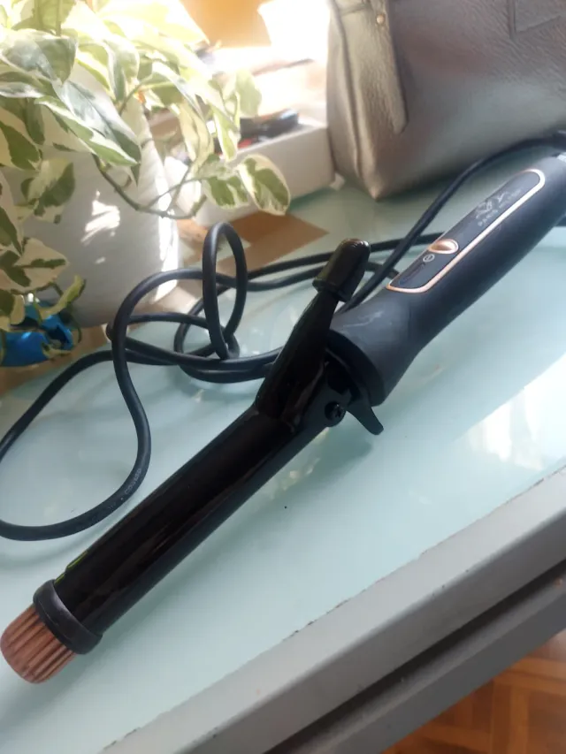 Rizador de pelo Paris Hilton negro y dorado