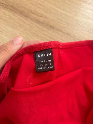 Top banda rojo Shein talla XS