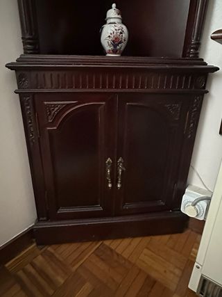 Mueble esquinero de madera maciza