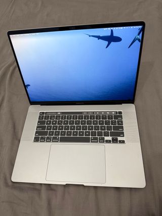 MacBook Pro 16” i9. 32GB 2019 Plata