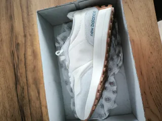 Zapatillas New Balance 327 Blancas y Azul