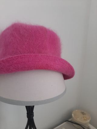 Gorro rosa de lana angora