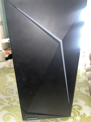 Caja Torre PC Antec con RGB frontal 