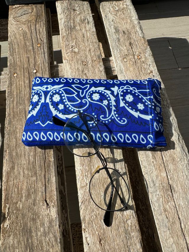 Funda de gafas estampado paisley