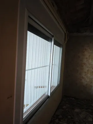 Ventanas alum 2 x141 2 ud y 1 d 1 x 90 150€ y 50€