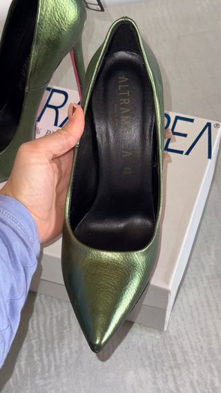 Zapatos de tacón Altramarea verde y rosa