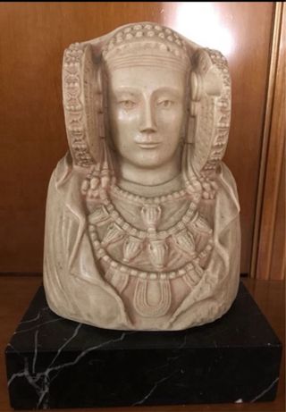 Escultura Dama de Elche mármol beige