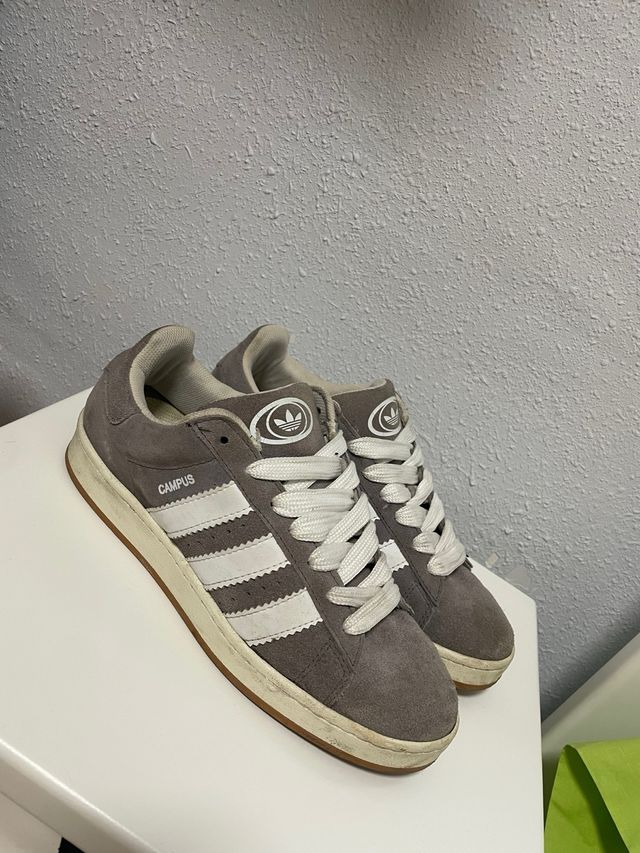 Adidas Campus Grises y Blancas