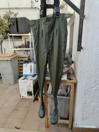 Vadeador pesca verde con tirantes botas 41

