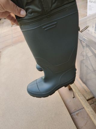 Vadeador pesca verde con tirantes botas 41
