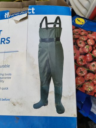 Vadeador pesca verde con tirantes botas 41

