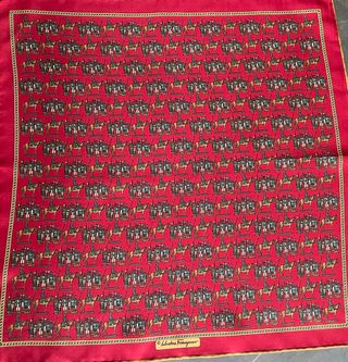 Pañuelo seda Salvatore Ferragamo rojo vintage