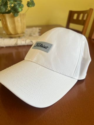 Gorra Titleist Blanca SPF 50
