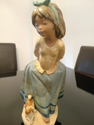 Figura Lladró niña con perro