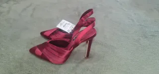 Tacones Zara Rojo Talla 35